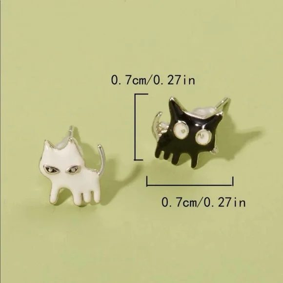 Kawaii Cartoon Cat Studs - Picture 5 of 10